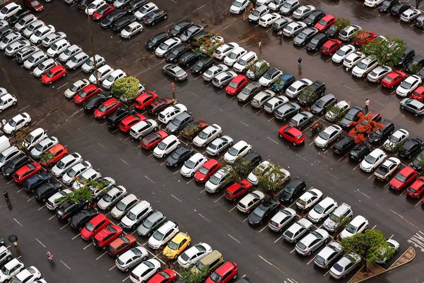 Estacionamentos públicos do DF serão incluídos no programa Adote uma Praça