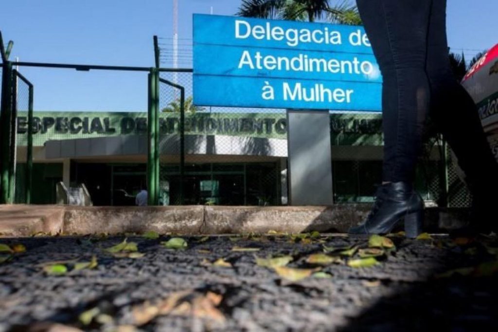 Dispositivo sinalizará quando agressor se aproximar de vítima de violência doméstica no DF