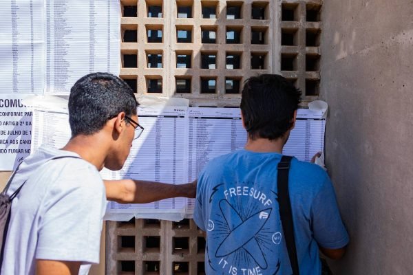 Entenda as mudanças do programa de bolsas universitárias propostas pelo GDF