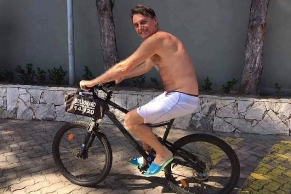 Bolsonaro anuncia redução do imposto sobre importação de bicicletas